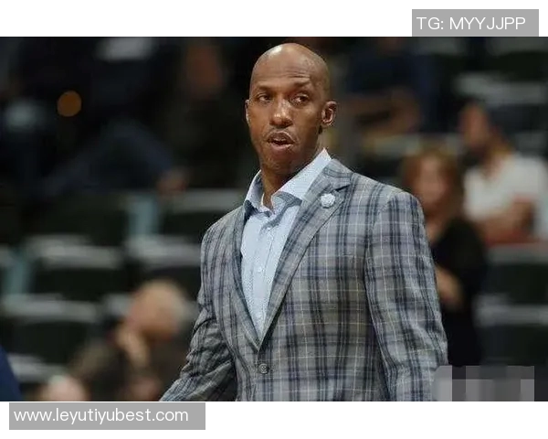 皮尔斯与女主持探讨禁忌话题引发热议是否应该尝试男友的私密行为